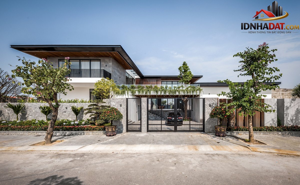 Căn biệt thự xây trên 7 lô đất - Ảnh 2.
