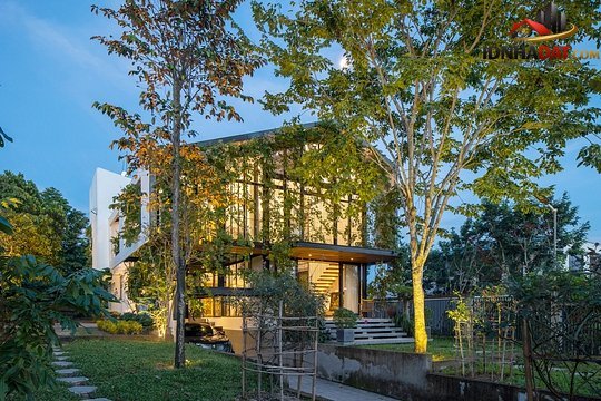 Cùng khám phá 2 kiểu nhà bọc kính - Ảnh 12.