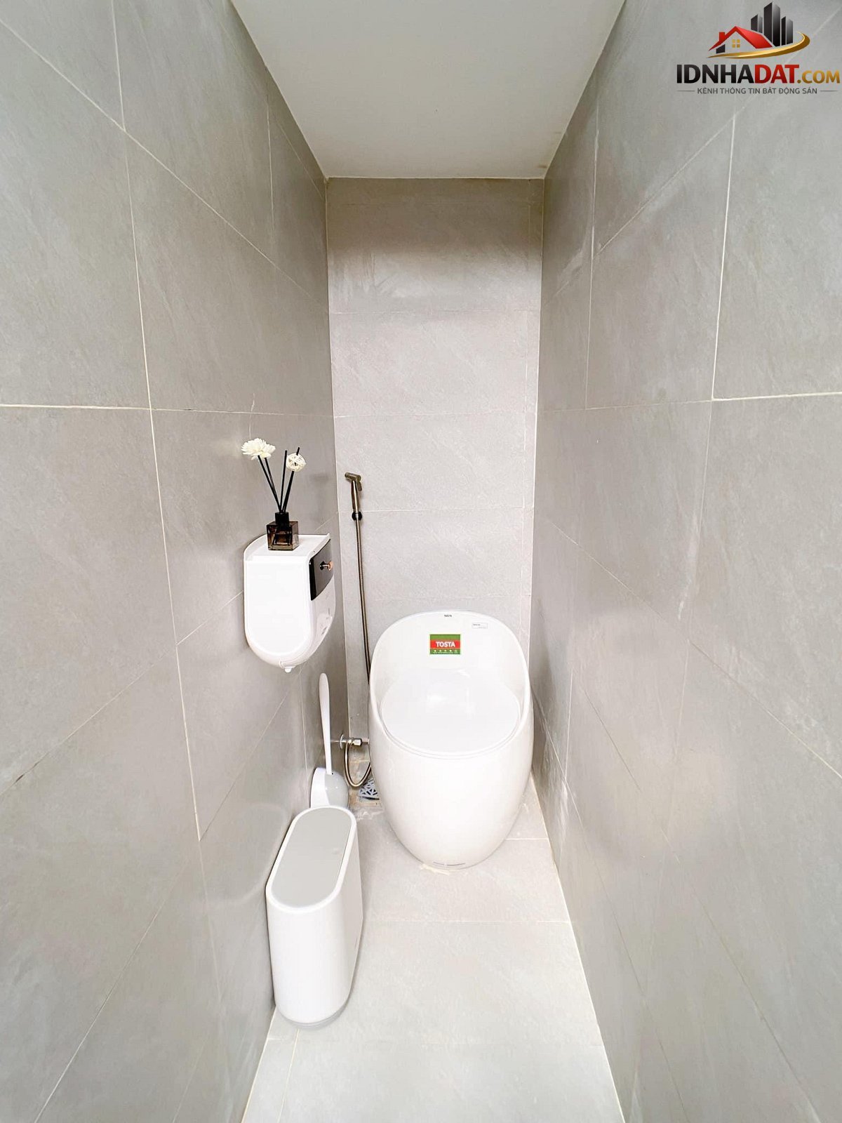 Ngôi nhà phố luôn trong lành nhờ được bọc bởi khu vườn nhỏ - Ảnh 13.