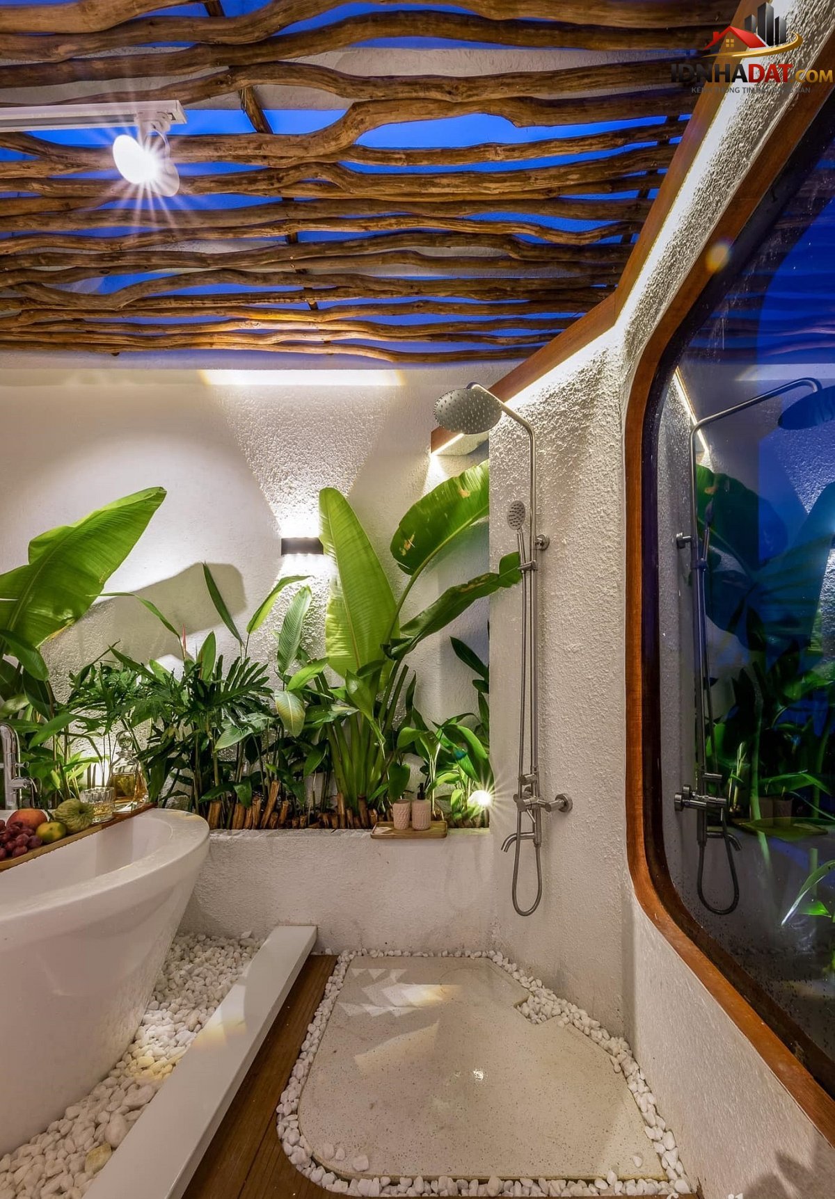 Khu vườn resort, phòng tắm nghìn sao giữa lưng chừng trời ở TP.HCM - Ảnh 5. Khu vườn resort, phòng tắm nghìn sao giữa lưng chừng trời ở TP.HCM - Ảnh 5.
