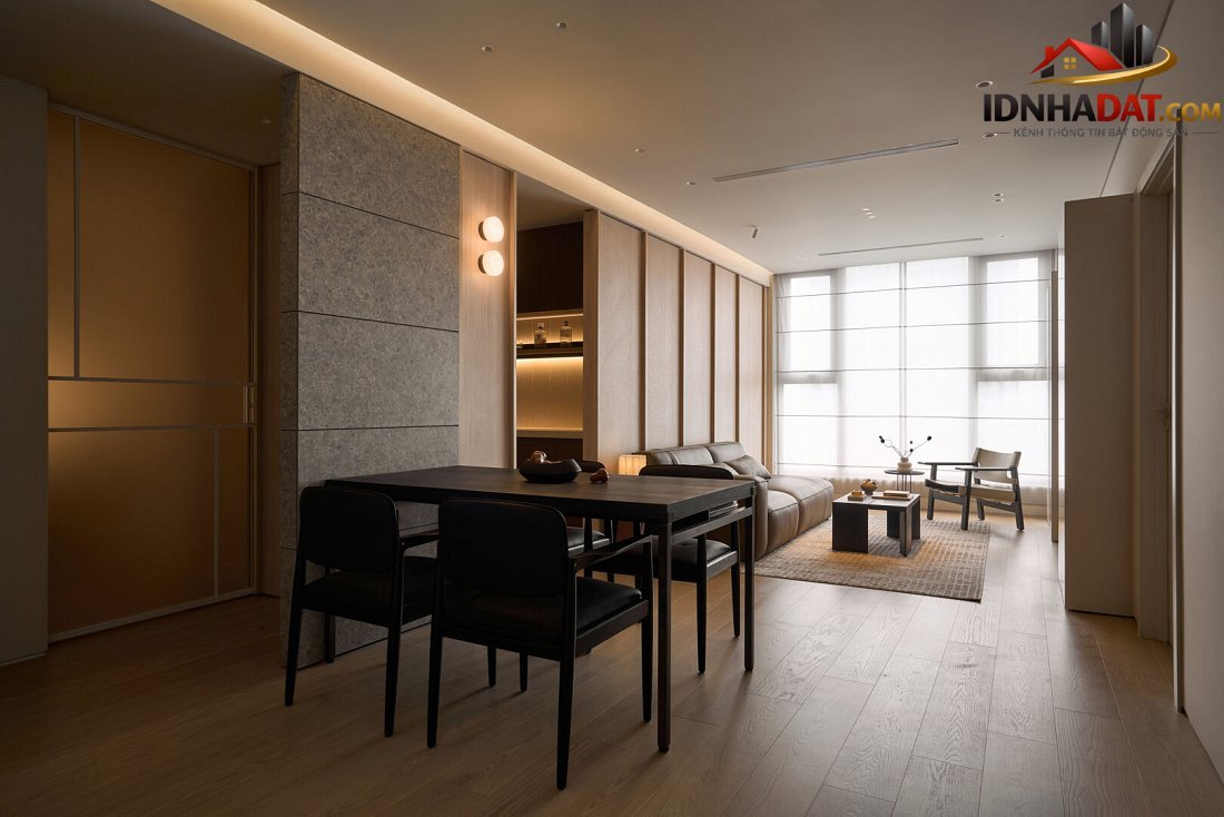 Dịch chuyển tường căn hộ nhỏ ở Hà Nội để đổi lấy khoảng thở và bếp rộng- Ảnh 1.