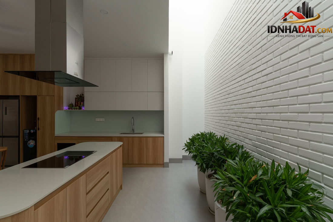 Khi thang bay nghệ thuật hóa giải thế đất xéo khó nhằn của ngôi nhà 3 tầng tại Đồng Nai- Ảnh 9.