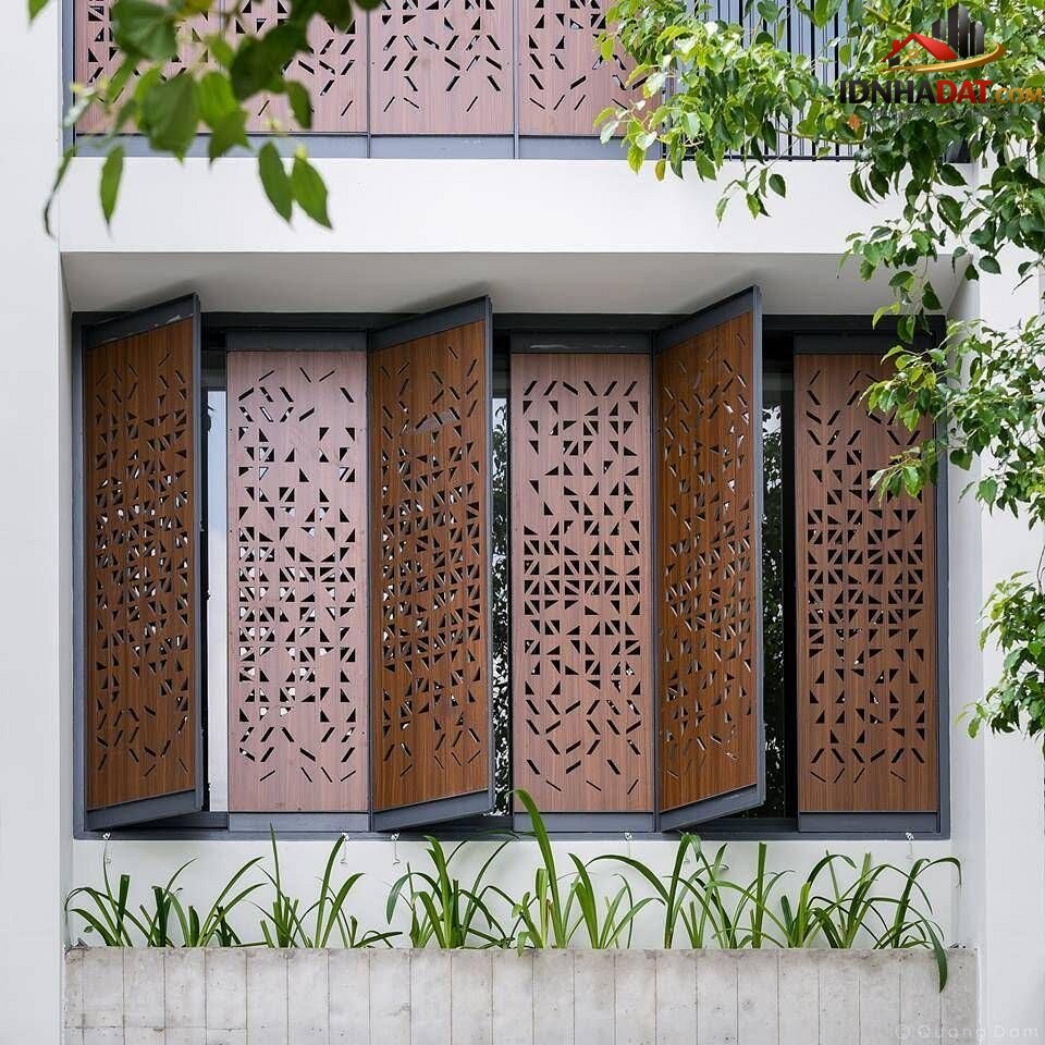 Thiết kế nhà phố lệch tầng ba thế hệ tại TP.HCM: Tối ưu diện tích và ánh sáng- Ảnh 2. Thiết kế nhà phố lệch tầng ba thế hệ tại TP.HCM: Tối ưu diện tích và ánh sáng- Ảnh 2.