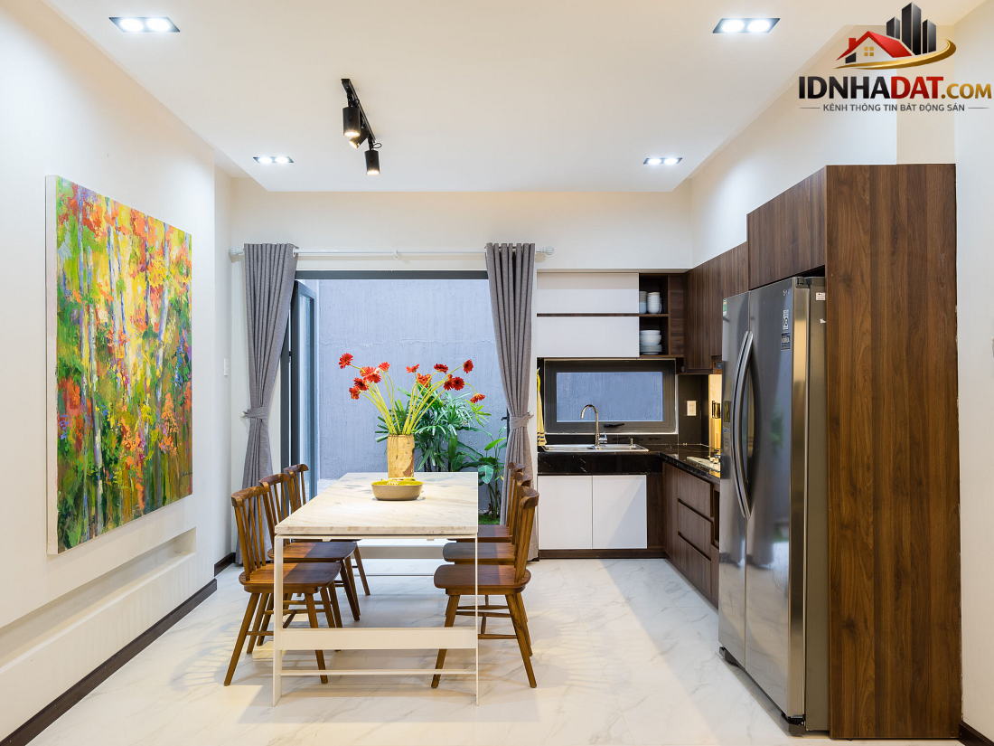 Thiết kế nhà phố lệch tầng ba thế hệ tại TP.HCM: Tối ưu diện tích và ánh sáng- Ảnh 8.