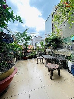 Chủ cần bán gấp căn hộ dịch vụ Đường 1 – Phường cũ Không xác định Quận Tân Bình – Phường mới Không xác định – Thành phố Hồ Chí Minh diện tích 104m2 giá 11110000000