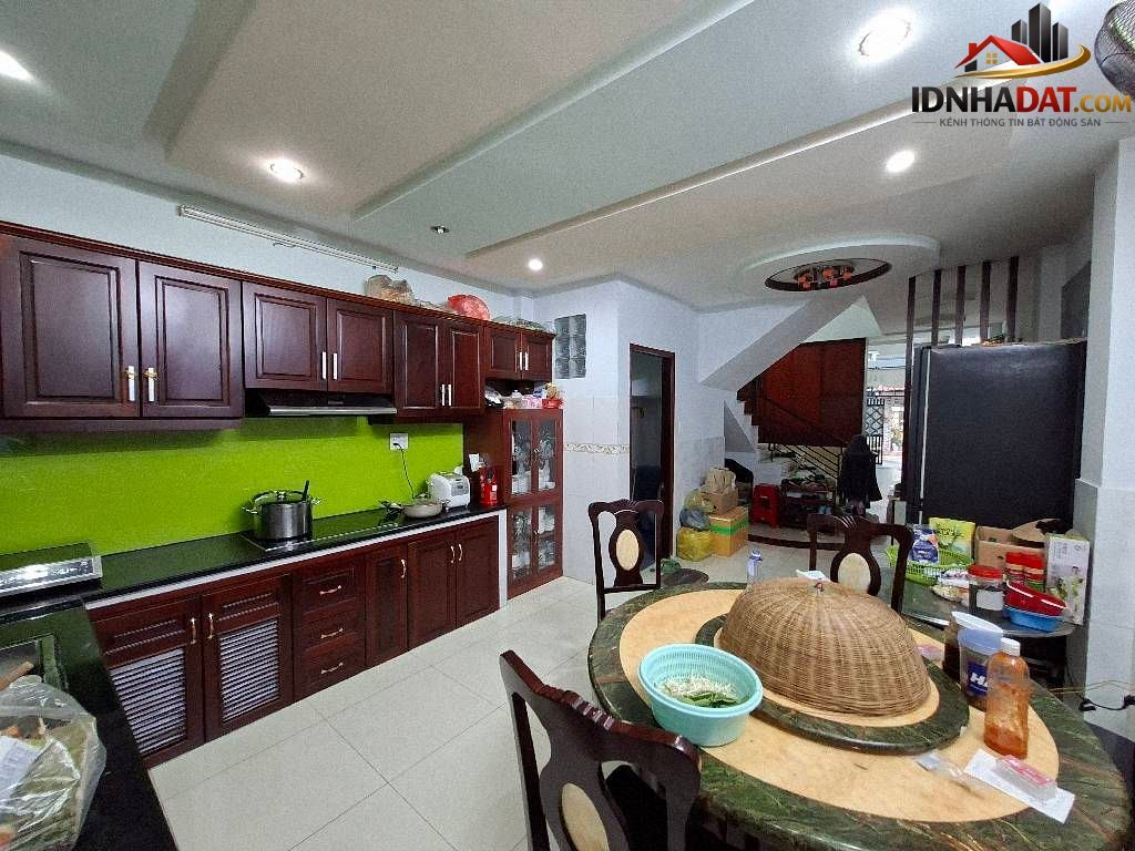 Vị trí cực đẹp: Hẻm có lề đường, xe tải tránh nhau thoải mái, thông ra Trịnh Đình Thảo – Bán nhà đất Đường Trịnh Đình Thảo – Phường cũ Hòa Thạnh Quận Tân Phú – Phường mới Hòa Thạnh – Thành phố Hồ Chí Minh 90m2 11.5 tỷ