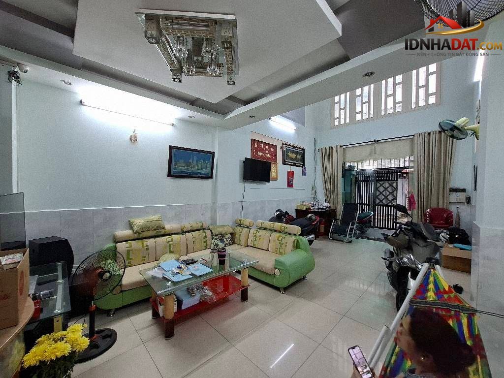 Vị trí cực đẹp: Hẻm có lề đường, xe tải tránh nhau thoải mái, thông ra Trịnh Đình Thảo – Bán nhà đất Đường Trịnh Đình Thảo – Phường cũ Hòa Thạnh Quận Tân Phú – Phường mới Hòa Thạnh – Thành phố Hồ Chí Minh 90m2 11.5 tỷ