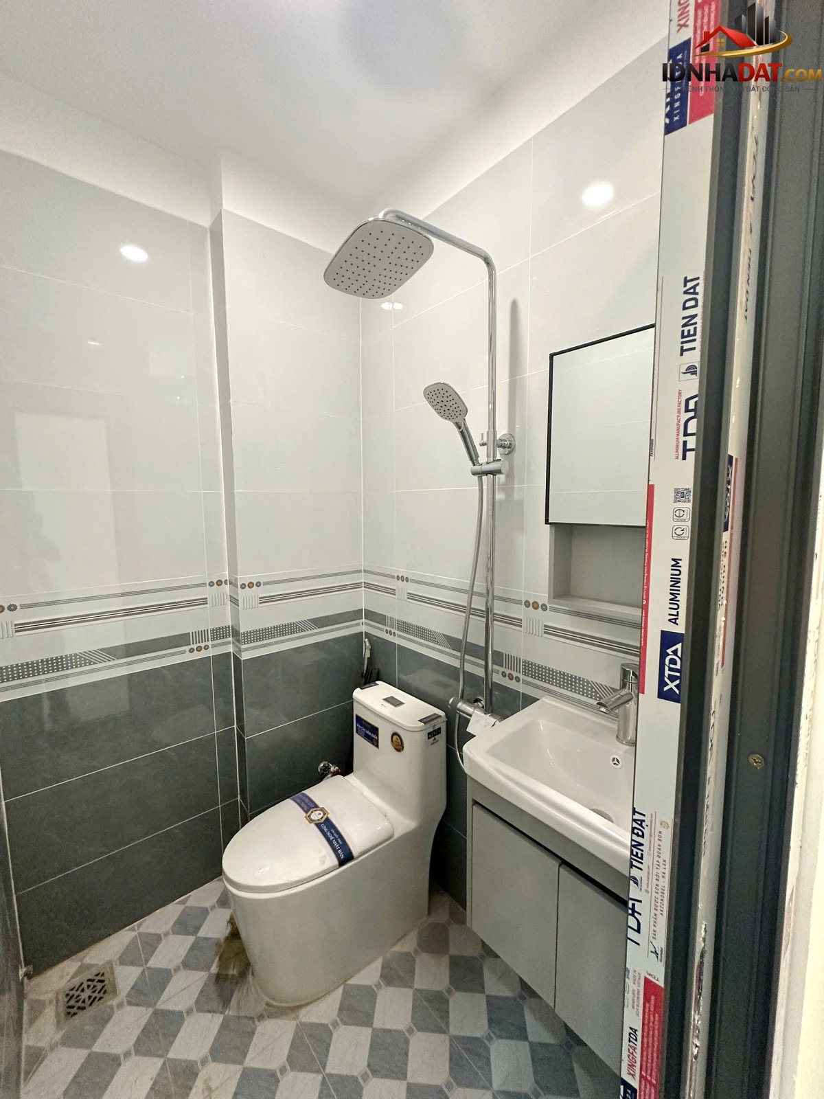 Nhà mới ở liền hẻm 1619 Phạm Thế Hiển – Phường cũ Chánh Hưng Quận 8 – Phường mới Chánh Hưng – Thành phố Hồ Chí Minh diện tích 42m2 giá 5.28 tỷ