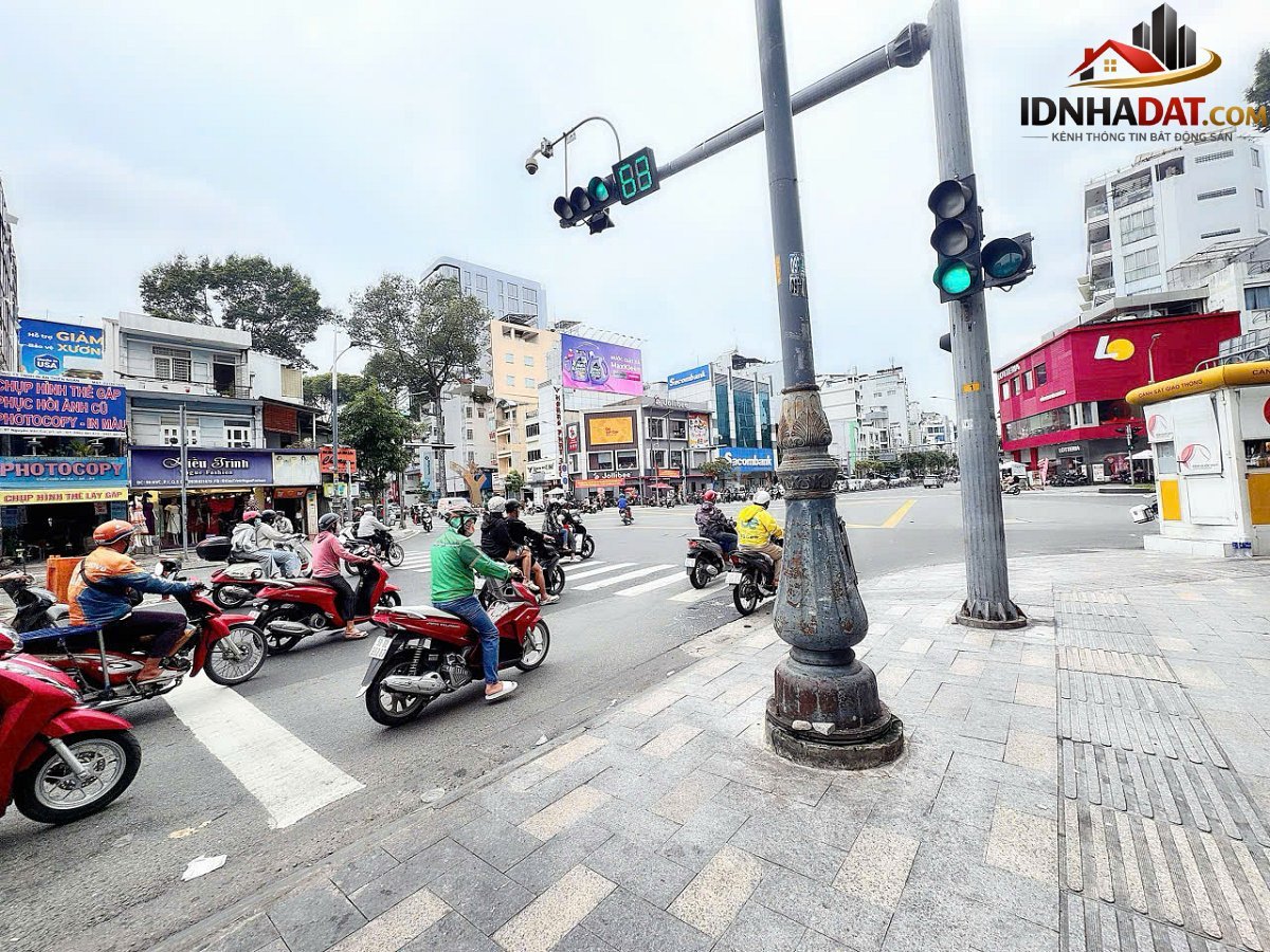 Hiếm bán – mặt tiền 40m đường nguyễn văn cừ – ngay góc ngã 4 trần hưng đạo, quận 1 – 145m2 – 38 tỷ