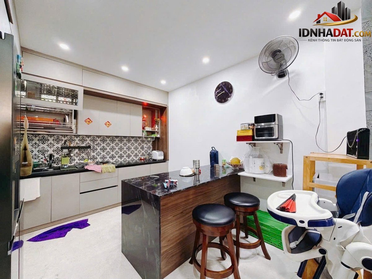 Quận 7 Lâm Văn Bền hẻm xe hơi vào tận nhà nhà 4 tầng 100m2 12.8 tỷ
