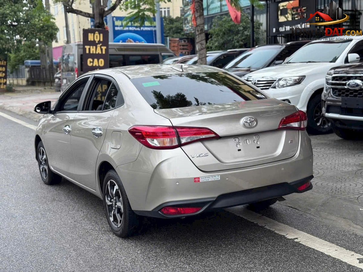 Xe lướt giá mềm – Bán nhà đất Đường 15B – Phường cũ Bến Nghé – Quận 1 – Thành phố Hồ Chí Minh