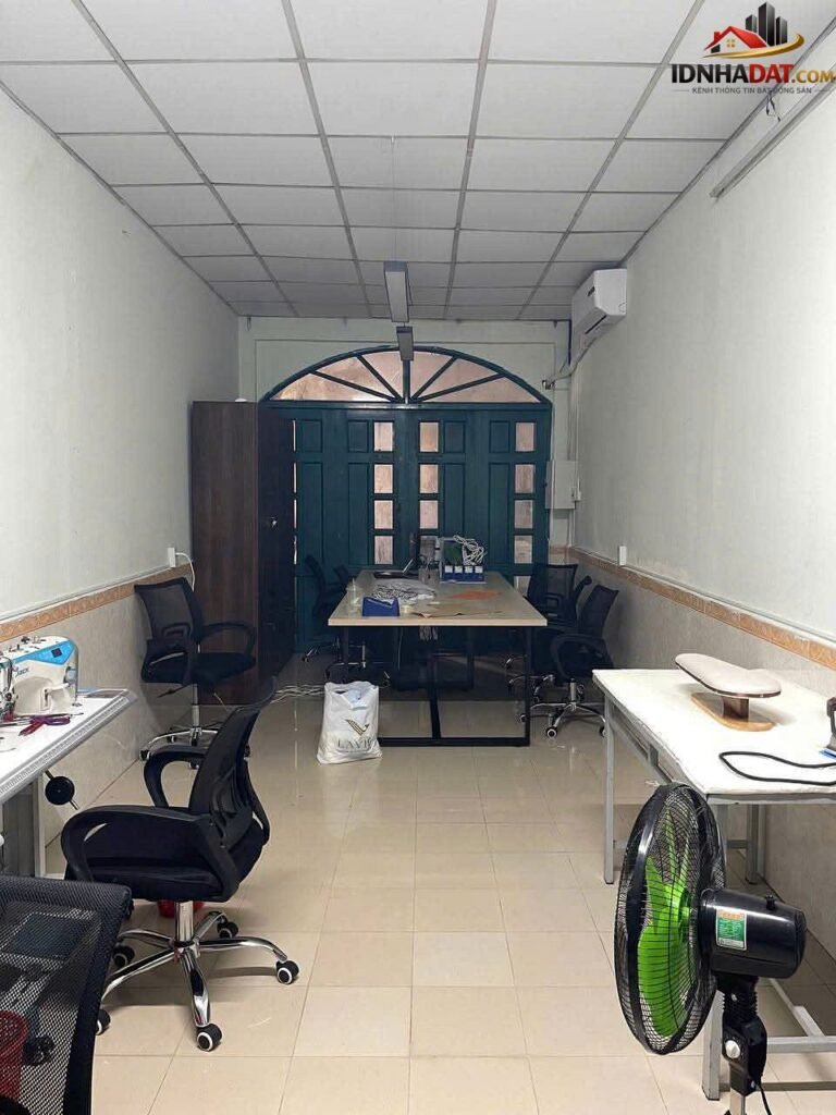 Sang nhượng mặt bằng kinh doanh mặt tiền Hoàng Văn Thụ – Phường cũ 8 Quận Phú Nhuận – Phường mới 8 – Thành phố Hồ Chí Minh 80m2 150 triệu