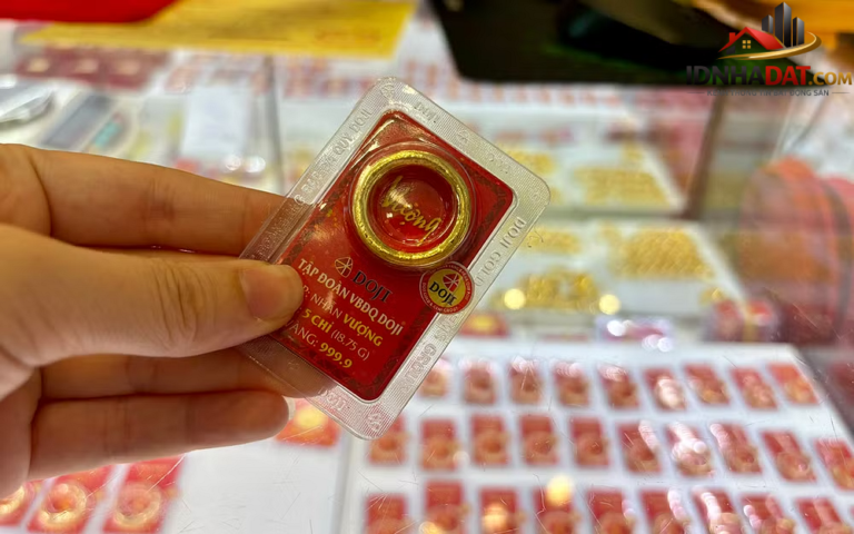 Phân Tích Thị Trường Vàng: Diễn Biến Giá Vàng Trong Nước và Thế Giới Cuối Tuần Qua