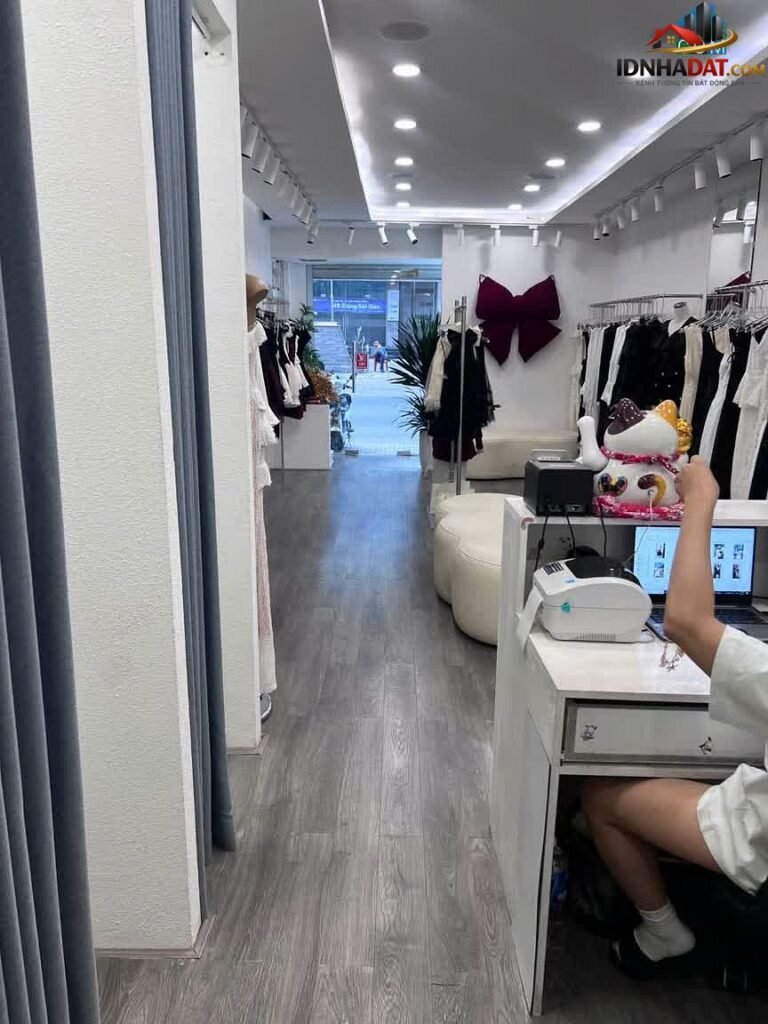 Shop Đầm Thiết Kế 50 m² giá 300 triệu – Bán nhà đất Đường Cách Mạng Tháng Tám – Phường cũ 15 Quận 10 – Thành phố Hồ Chí Minh