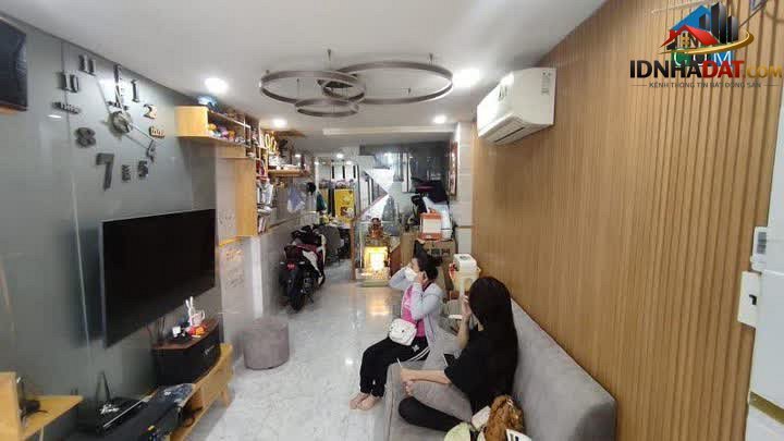 Nhà đẹp ngay Đường Hồng Bàng – Quận 11 – 3.75 tỷ – 31 m²