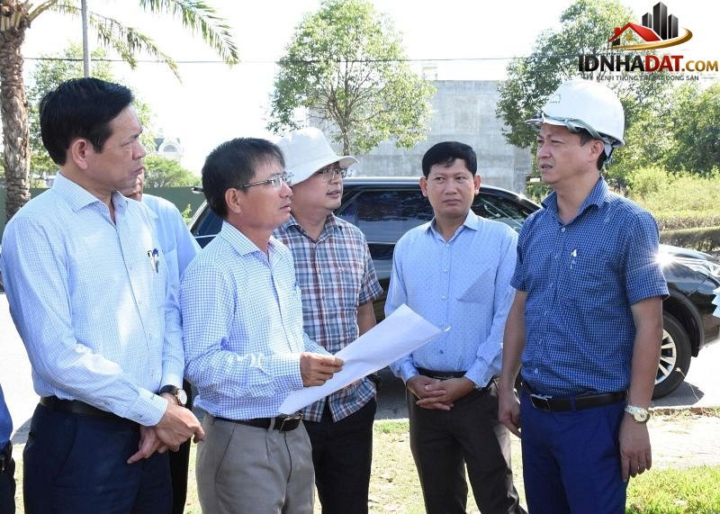 Quảng Ngãi tăng tốc đấu giá 45 dự án khai thác quỹ đất, phấn đấu thu 1.800 tỷ đồng năm 2026- Ảnh 1. Quảng Ngãi tăng tốc đấu giá 45 dự án khai thác quỹ đất, phấn đấu thu 1.800 tỷ đồng năm 2026- Ảnh 1.