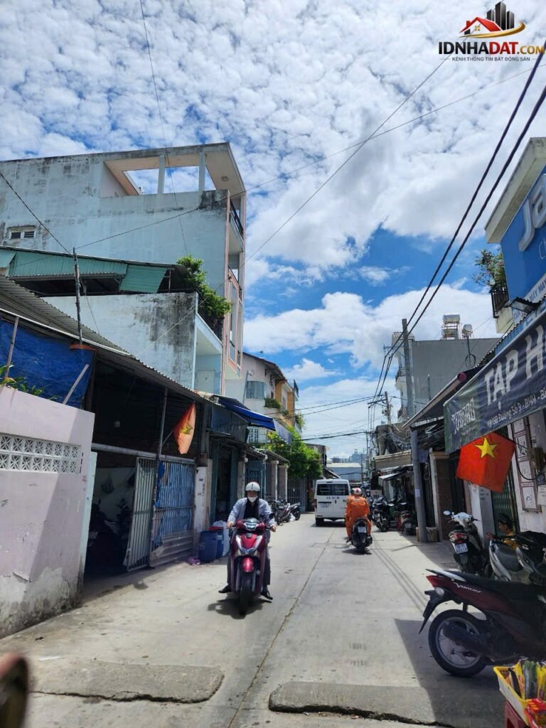 Chính chủ bán đất tặng nhà cấp 4 đang cho thuê 14t… – Bán biệt thự Quận Tân Phú – TP Hồ Chí Minh giá 7 – 10 tỷ