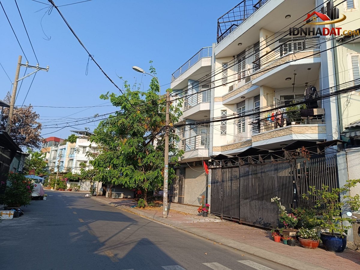Căn góc mặt tiền ngay chợ phú lợi 2 – Đường Ba Tơ – Quận 7 – Thành phố Hồ Chí Minh – Diện tích 130m2 – Giá 11.9 tỷ