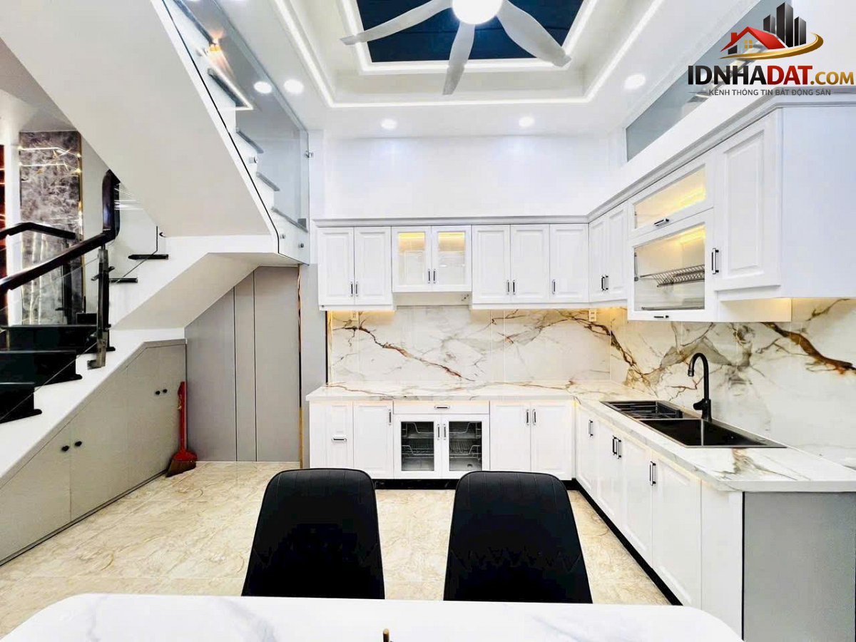 Nhà hẻm xe hơi hoàng quốc việt, 4 tầng, nơi cán bộ ở, giá 10.5 tỷ Bán nhà đất Đường Hoàng Quốc Việt – Phường cũ Phú Thuận Quận 7 – Phường mới Phú Thuận – Thành phố Hồ Chí Minh