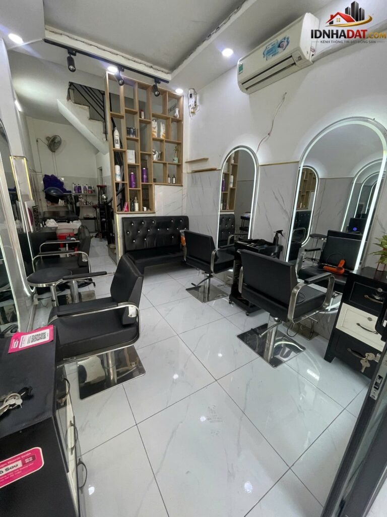 Sang nhượng gấp toàn bộ salon tóc nam nữ tại quận 8 – Phường cũ 2 – Phường mới 2 – Thành phố Hồ Chí Minh – Diện tích 30m2 – Giá 40 triệu