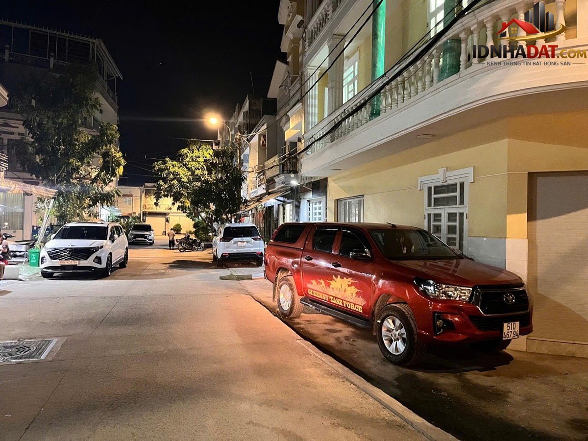 Nhà ngang 10m, có thang máy, cạnh phú mỹ hưng, chỉ… – Bán nhà trong ngõ, hẻm Huyện Nhà Bè – TP Hồ Chí Minh giá 7 – 10 tỷ