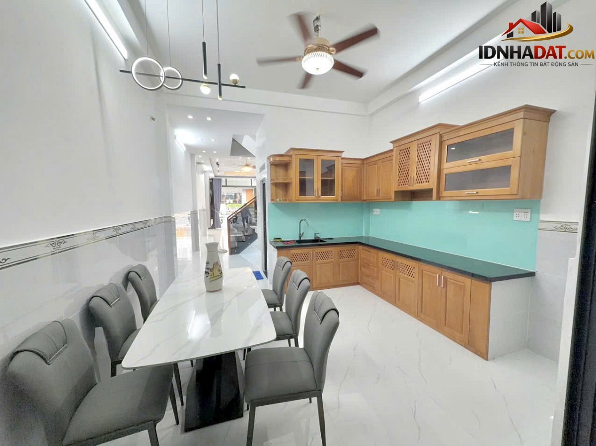 Giảm 1 tỷ – mặt tiền khu vip siêu đẹp – đường Nguyễn Oanh – Phường cũ 17 – Quận 1 – Phường mới 17 – Thành phố Hồ Chí Minh – Diện tích 83m2 – Giá 18.5 tỷ