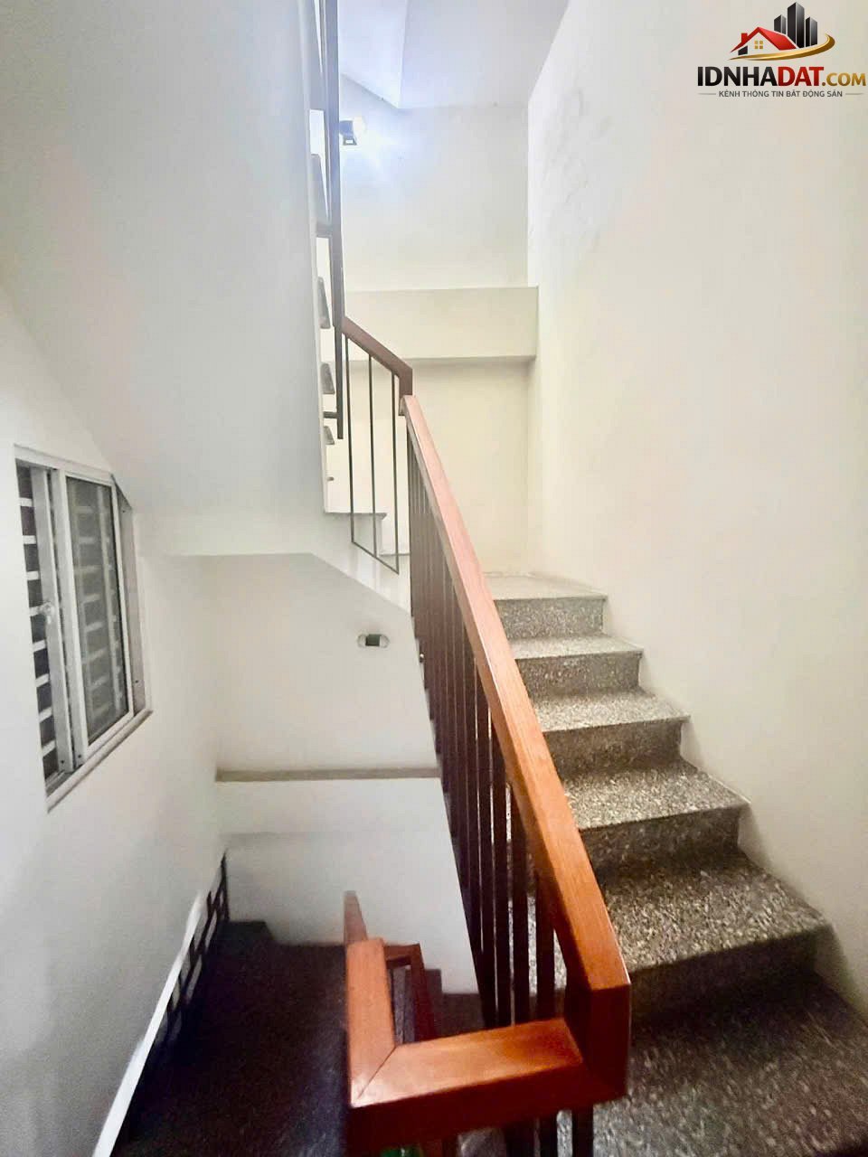 Gần nguyễn hoàng 1 nhà ra ô tô, 41m2, 4 tầng đúc, 4pn khép kín, sân thượng, bán nhà đất Đường Nguyễn Hoàng – Phường cũ Bình Hiên Quận Hải Châu – Phường mới Bình Hiên – Thành phố Đà Nẵng 3.85 tỷ