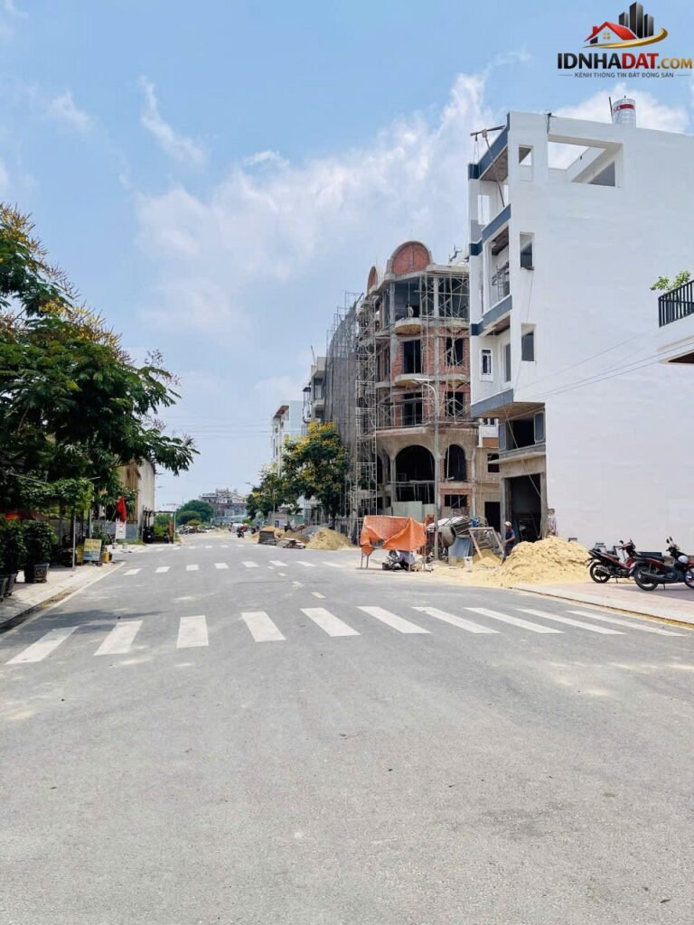 Bom tấn giảm 20 tỷ gấp bán nhà xưởng Đường Tây Lân – Phường cũ Bình Trị Đông A Quận Bình Tân – Phường mới Bình Trị Đông – Thành phố Hồ Chí Minh 133000m2 – 350 tỷ