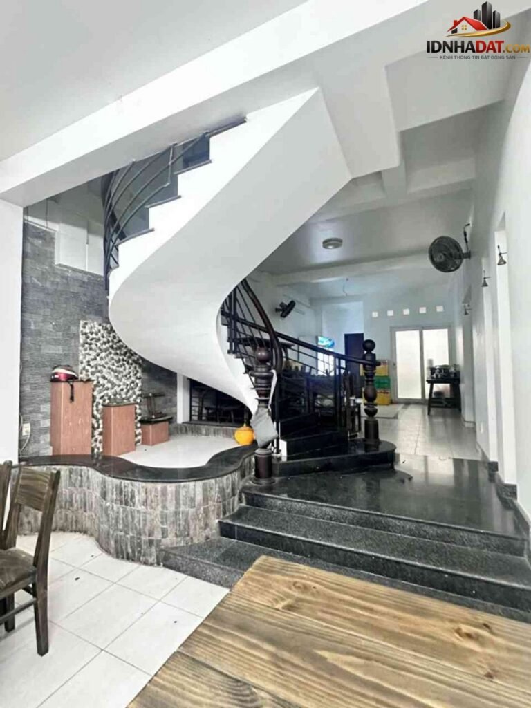 H2590 cơ hội sở hữu nhà mặt tiền đường Đặng Thùy Trâm – Phường cũ 13 Quận Bình Thạnh – Phường mới 13 – Thành phố Hồ Chí Minh diện tích 88m2 giá 18600000000