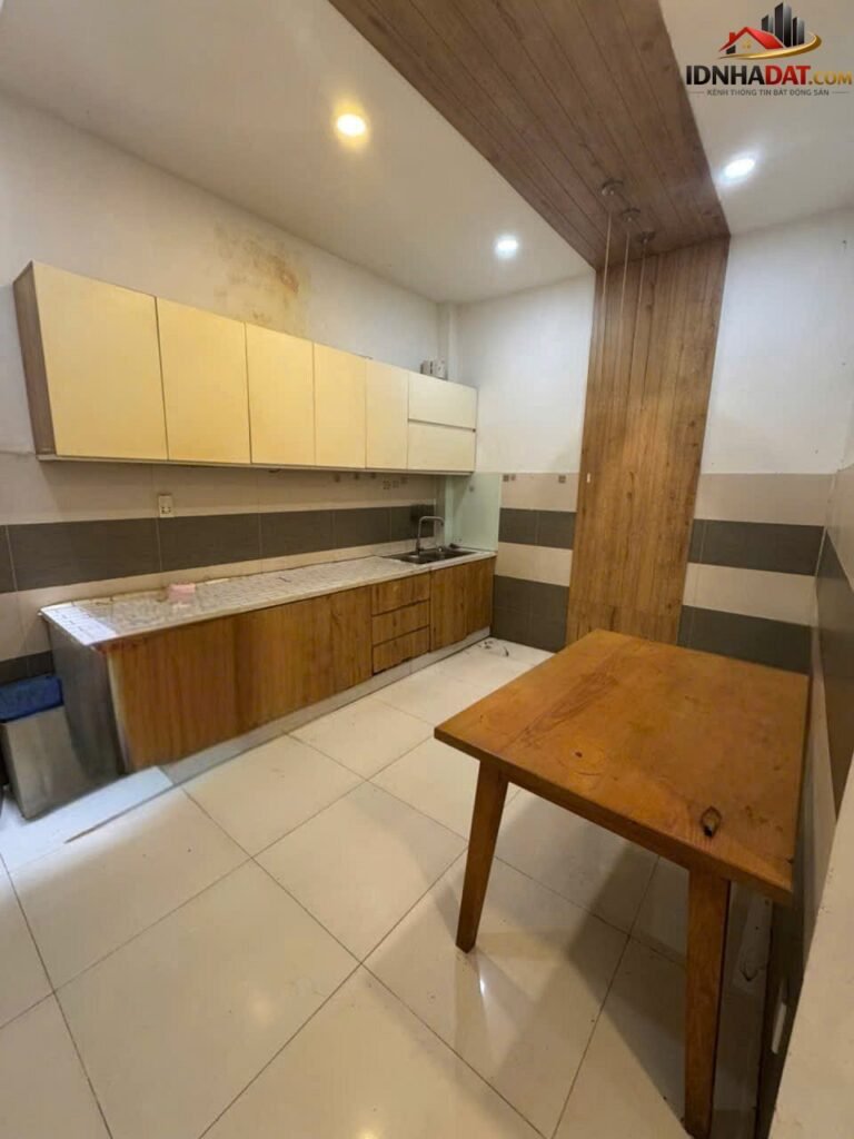 Nhà cấp 4 8x12m vị trí đẹp, phù hợp an cư, giá 7.8 tỷ – Bán nhà đất Đường Phạm Hữu Lầu – Phường cũ Phú Mỹ Quận 7 – Phường mới Phú Mỹ – Thành phố Hồ Chí Minh