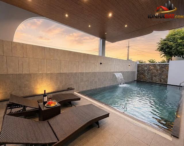 Villa hồ bơi nguyễn đình hoàn, sơn trà, đà nẵng Bán nhà đất Đường Nguyễn Đình Hoàn – Phường cũ Nại Hiên Đông – Quận Sơn Trà – Phường mới Nại Hiên Đông – Thành phố Đà Nẵng 192m2 26 tỷ
