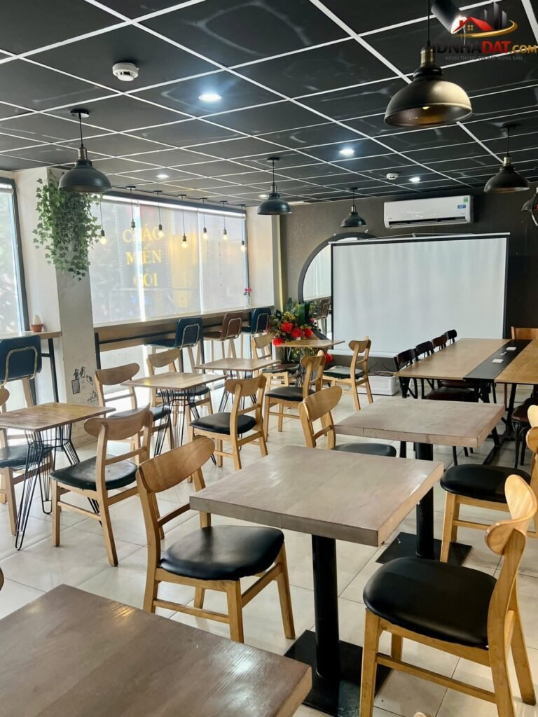 Chính chủ cần sang quán night – coffee chill tại phường gia định – Đường Nguyễn Văn Đậu – Quận Bình Thạnh – Thành phố Hồ Chí Minh – Diện tích 250m2 – Giá 1.2 tỷ