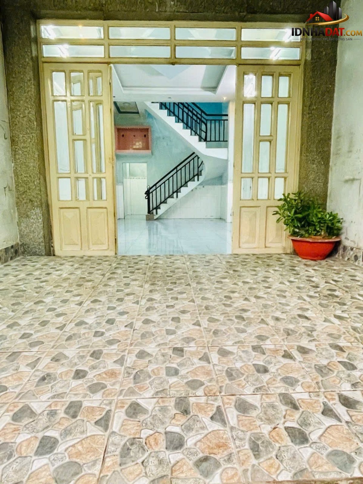 Nhà 3 phòng ngủ, phù hợp gia đình cần không gian riêng ngay hương lộ 2, gần bệnh viện bình tân. Bán nhà đất Đường Hương Lộ 2 – Phường cũ Bình Hưng Hòa Quận Bình Tân – Phường mới Bình Hưng Hòa – Thành phố Hồ Chí Minh 64m2 5.65 tỷ