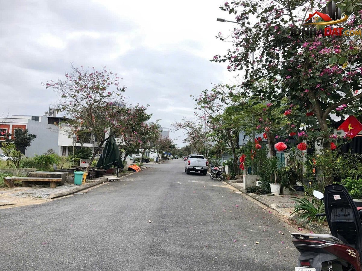 Cặp đất đường nguyễn nghiễm vị trí đẹp Bán nhà đất Đường Nguyễn Nghiễm – Phường cũ Hòa Hải Quận Ngũ Hành Sơn – Phường mới Hòa Hải – Thành phố Đà Nẵng 200m2 11.99 tỷ
