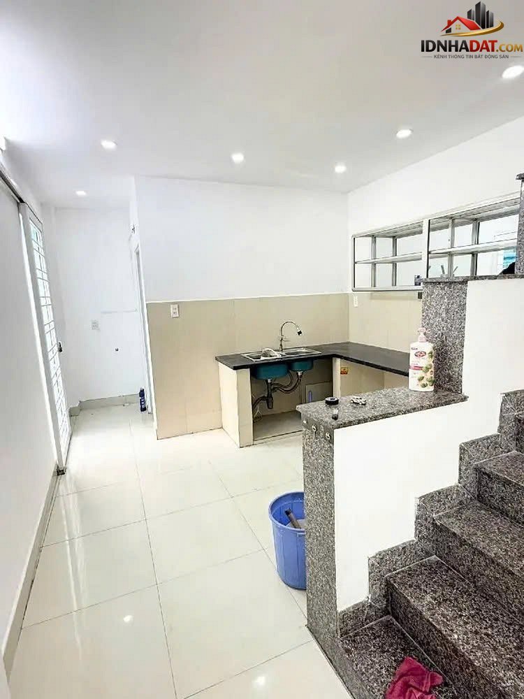 Mới đẹp vào ở ngay – Hẻm thông – 30M r… – Bán nhà trong ngõ, hẻm Quận Tân Phú – TP Hồ Chí Minh giá 3 – 5 tỷ