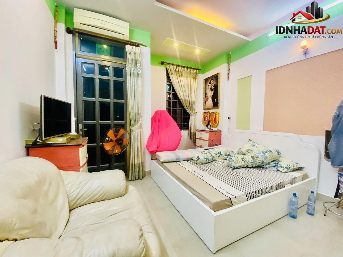 Chủ gâp bán hạ chào 10.2 tỷ, nhà 71m2 4 tầng 5 phò… – Bán nhà mặt phố Quận 6 – TP Hồ Chí Minh giá 10 – 15 tỷ