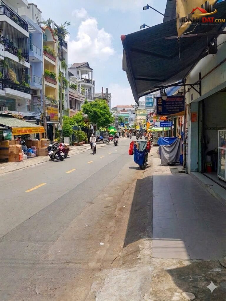 Nhà mặt tiền kinh doanh 115m2 – ngang khủng 5.2m – 4 tầng – nhỉnh 13 tỷ Bán nhà đất Đường 1 – Phường cũ Phú Trung Quận Tân Phú – Phường mới Phú Trung – Thành phố Hồ Chí Minh