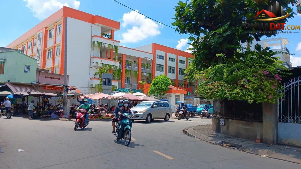 Bán nhà đường Trịnh Đình Trọng – Phường cũ Phú Trung Quận Tân Phú – Phường mới Phú Trung – Thành phố Hồ Chí Minh 88m2 12.7 tỷ
