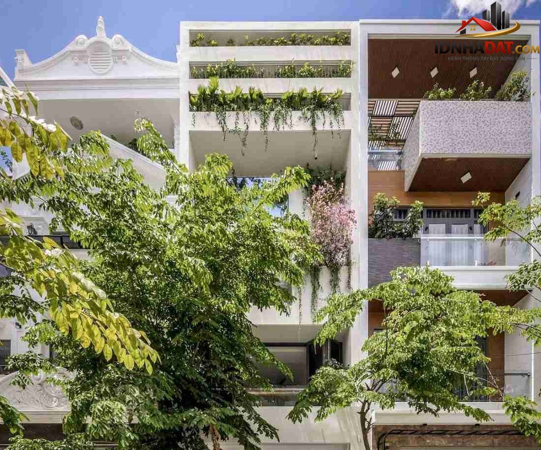 Nhà ống 3 tầng hóa giải sự ngột ngạt nhờ lõi thông tầng và thông gió xuyên phòng- Ảnh 3. Nhà ống 3 tầng hóa giải sự ngột ngạt nhờ lõi thông tầng và thông gió xuyên phòng- Ảnh 3.