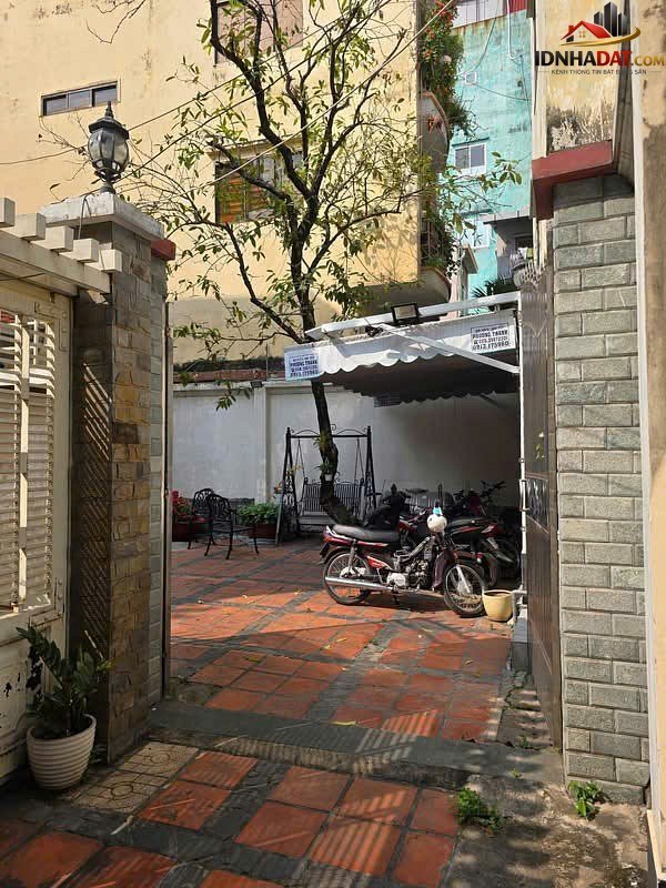 Cần bán nhà 3 tầng vị trí trung tâm đường CMT8 – Phường cũ 13 Quận 10 – Phường mới 13 – Thành phố Hồ Chí Minh diện tích 175m2 giá 27000000000